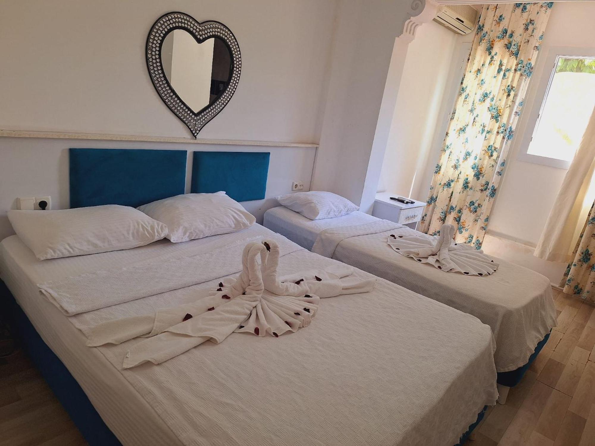 Alis Hotel Fethiye Esterno foto